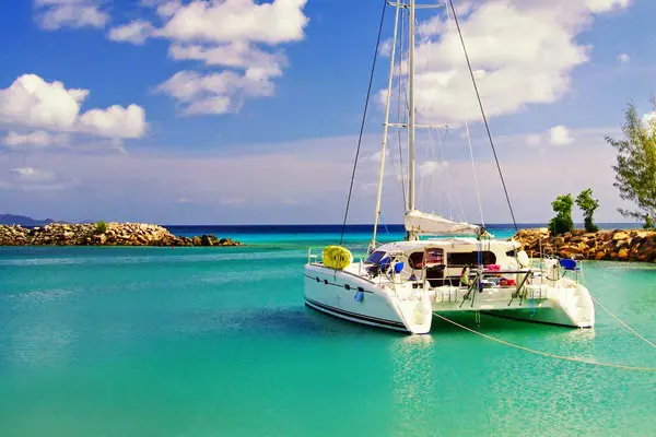 Location bateau Martinique: location voilier, catamaran avec ou sans équipage pour excursion