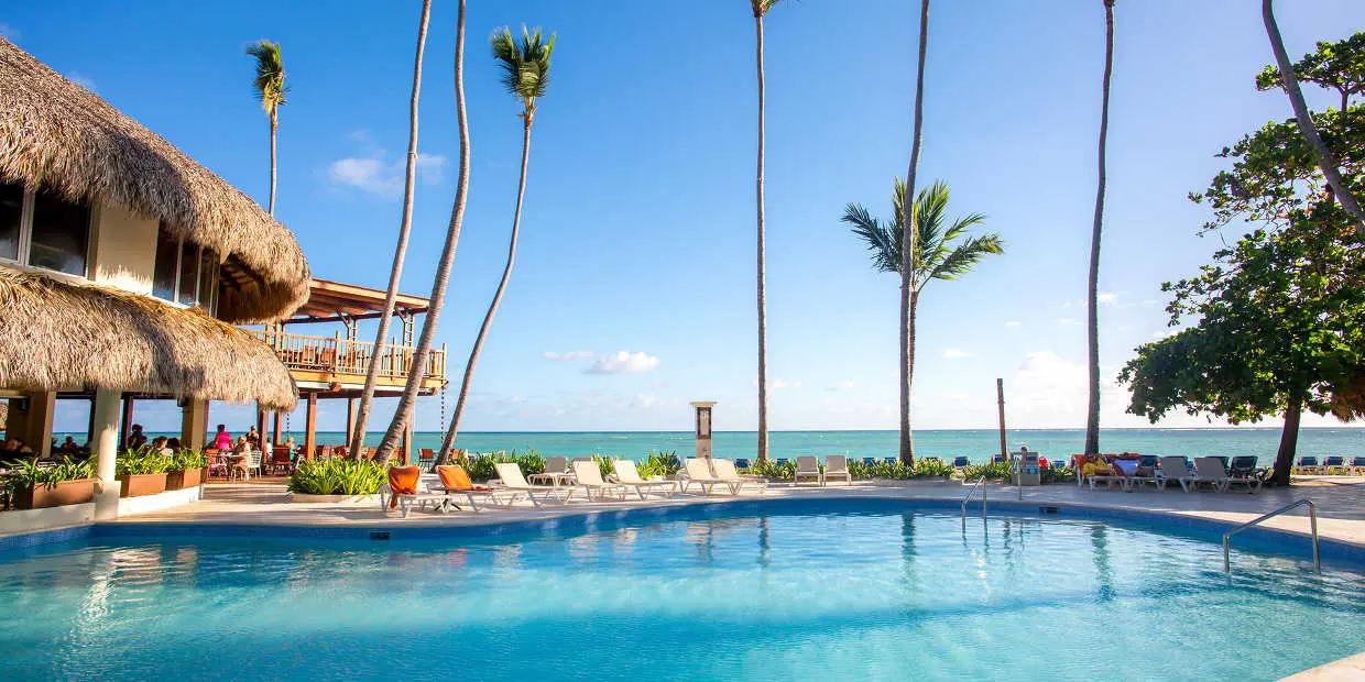 Piscine hôtel 5 étoiles à Punta Cana en République Dominicaine