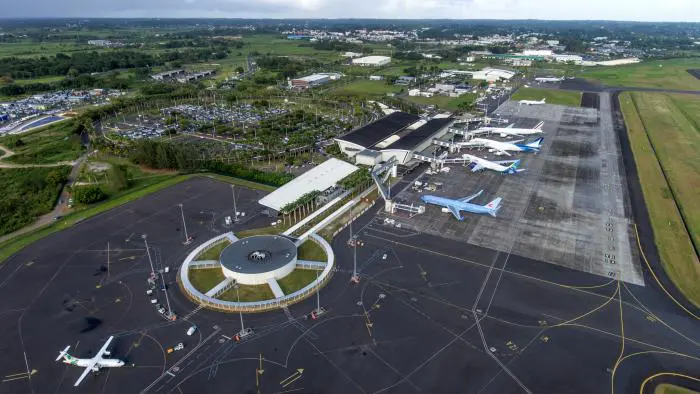 Aéroport Pointe-a-Pitre , Pôle Caraïbes en Guadeloupe, Antilles francaises