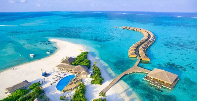 Hôtel Cocoon aux Maldives : vue aérienne . Etablissement pour une vente flash aux Maldives avec séjour tout inclus.