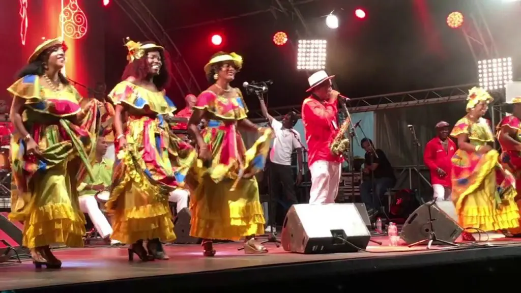 Chanté Nwel en Guadeloupe avec le groupe Kasika lors d'une animation podium pour les festivités de Noel en Décembre . 