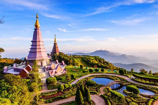 Montagne de Doi Inthanon : paysage de thailande . 