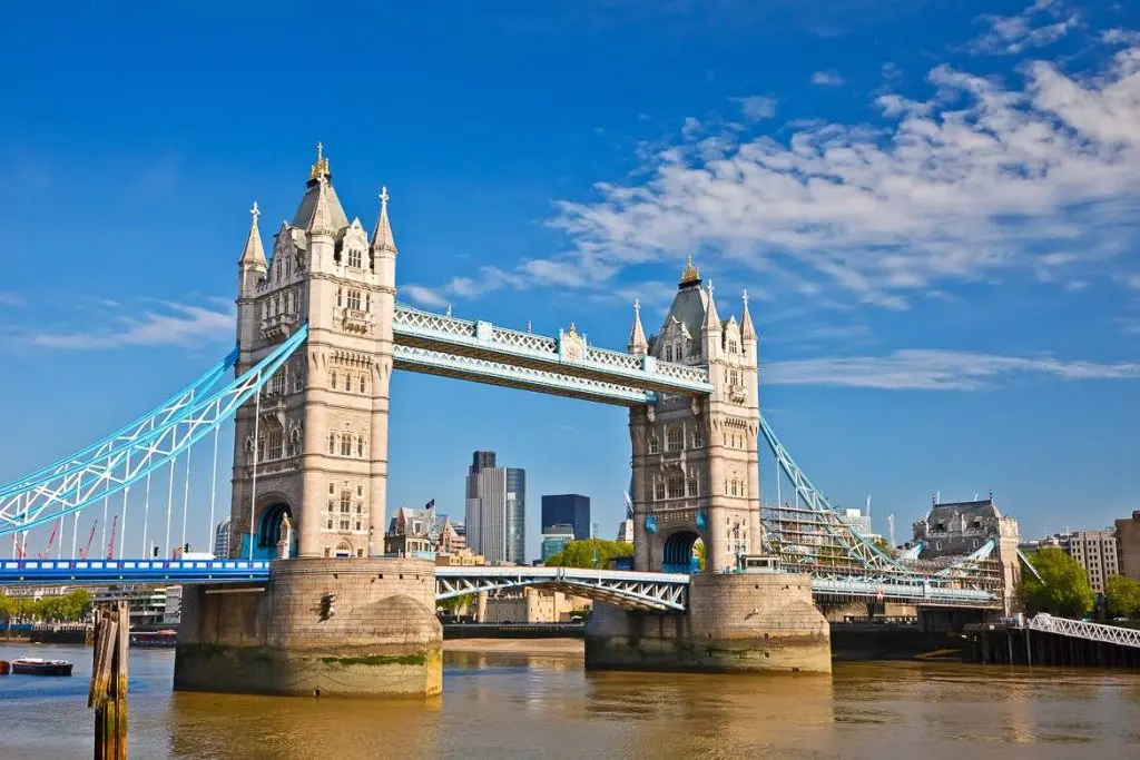 tower Bridge : pont sur la Tamise à visiter lors de son voyage à Londres 