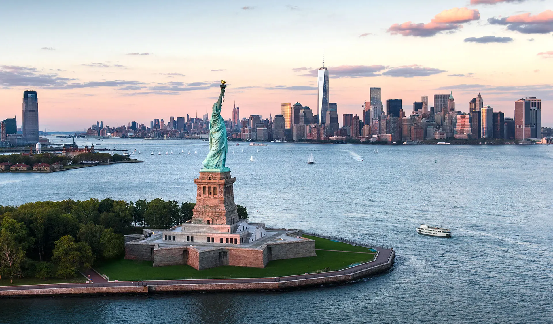 Que faire à New York : lieux touristiques à voir, visiter la la Statue de la Liberté