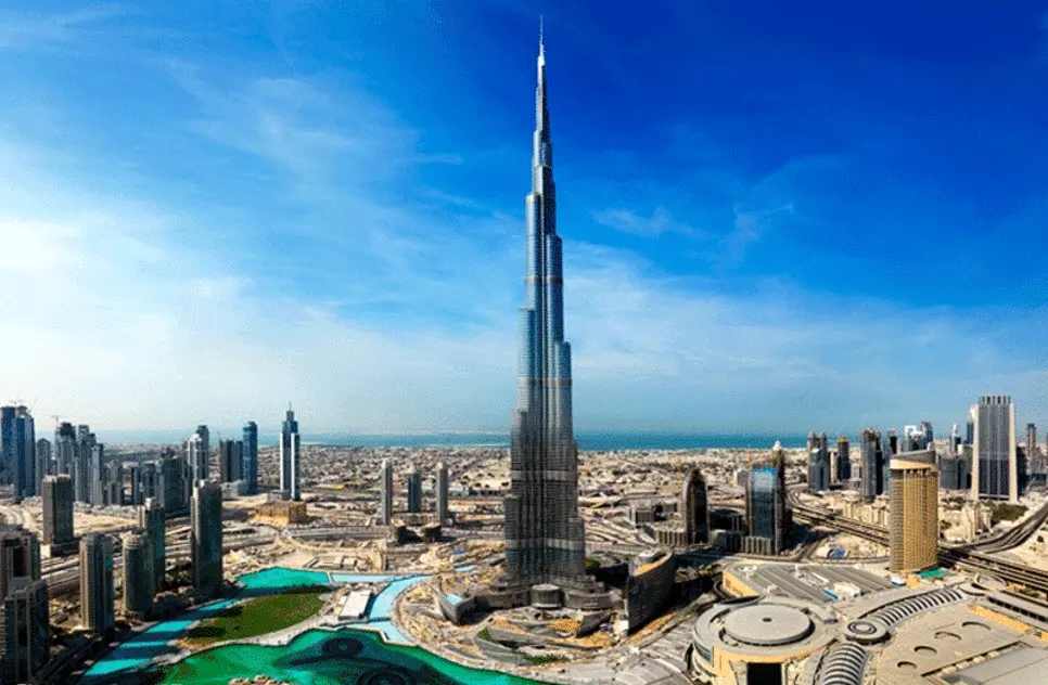 Burj Khalifa à Dubai: vue générale du plus grand gratte ciel du monde