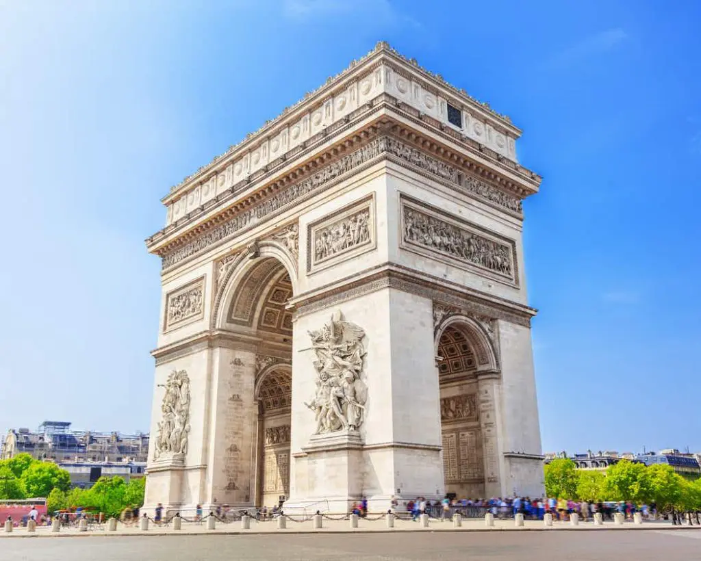 Arc de Triomphe : monument parisien