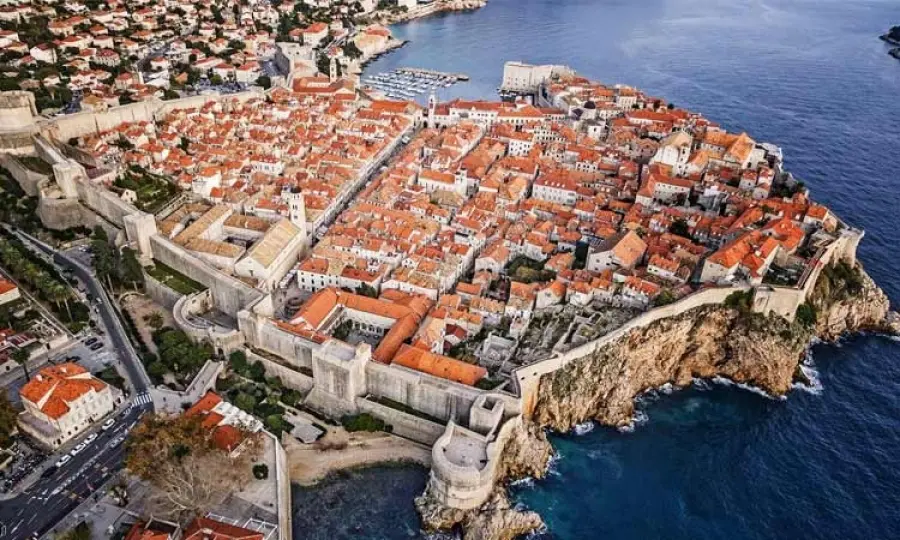 mur de Dubrovnik : les remparts, lieu incontourbale à visiter en Croatie