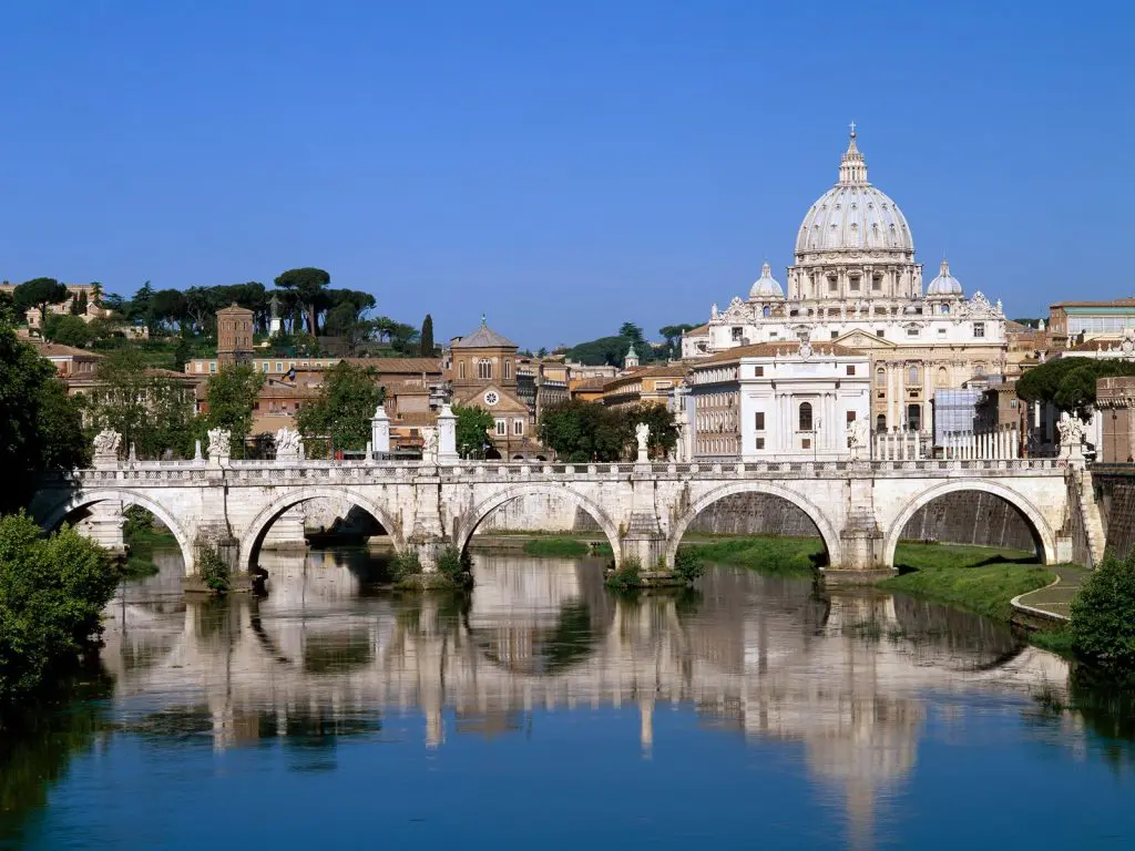 Partir en avril pour voir le Pont Saint Ange à Rome 