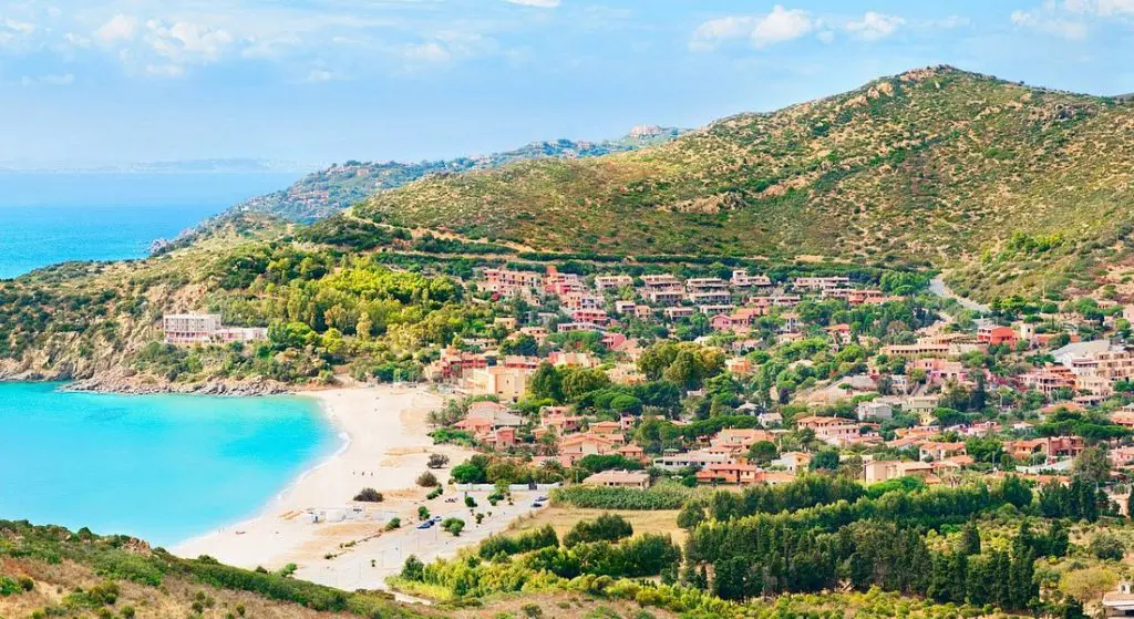 Sardaigne : vue aérienne, palge et paysage