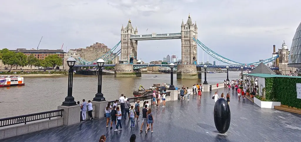 Tower Bridge Londres en Mai 