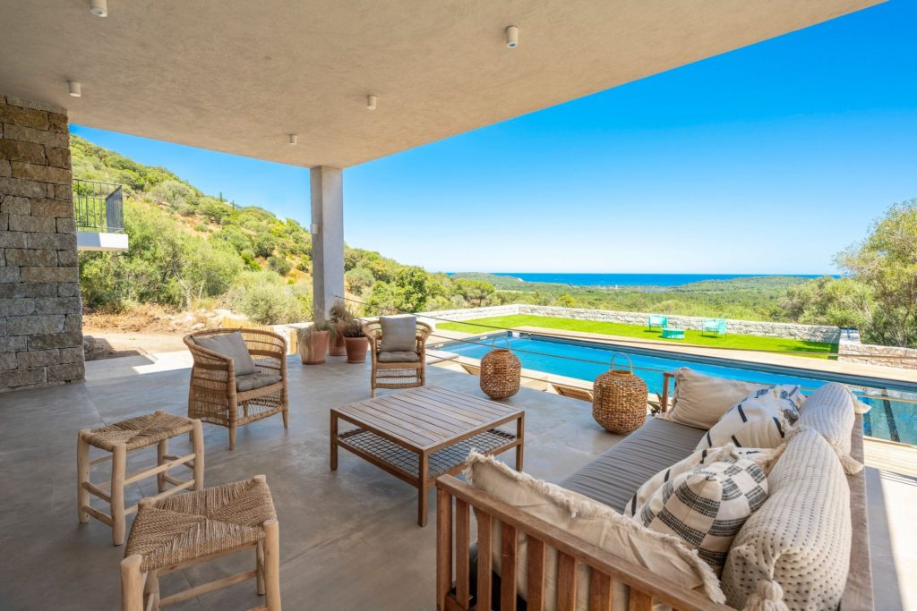 Villa luxueuse en  Corse avec vue sur la mer