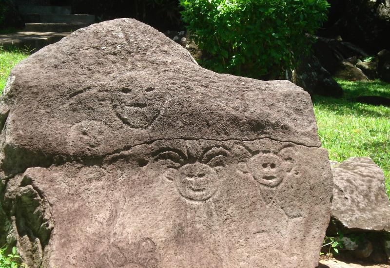 Visiter les roches gravées en Guadeloupe