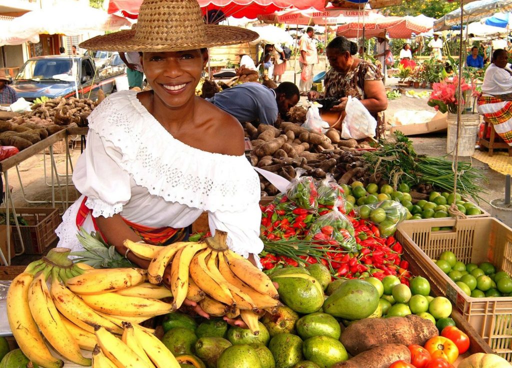 Marché de fruits , légumes et épices à Fort-de-France