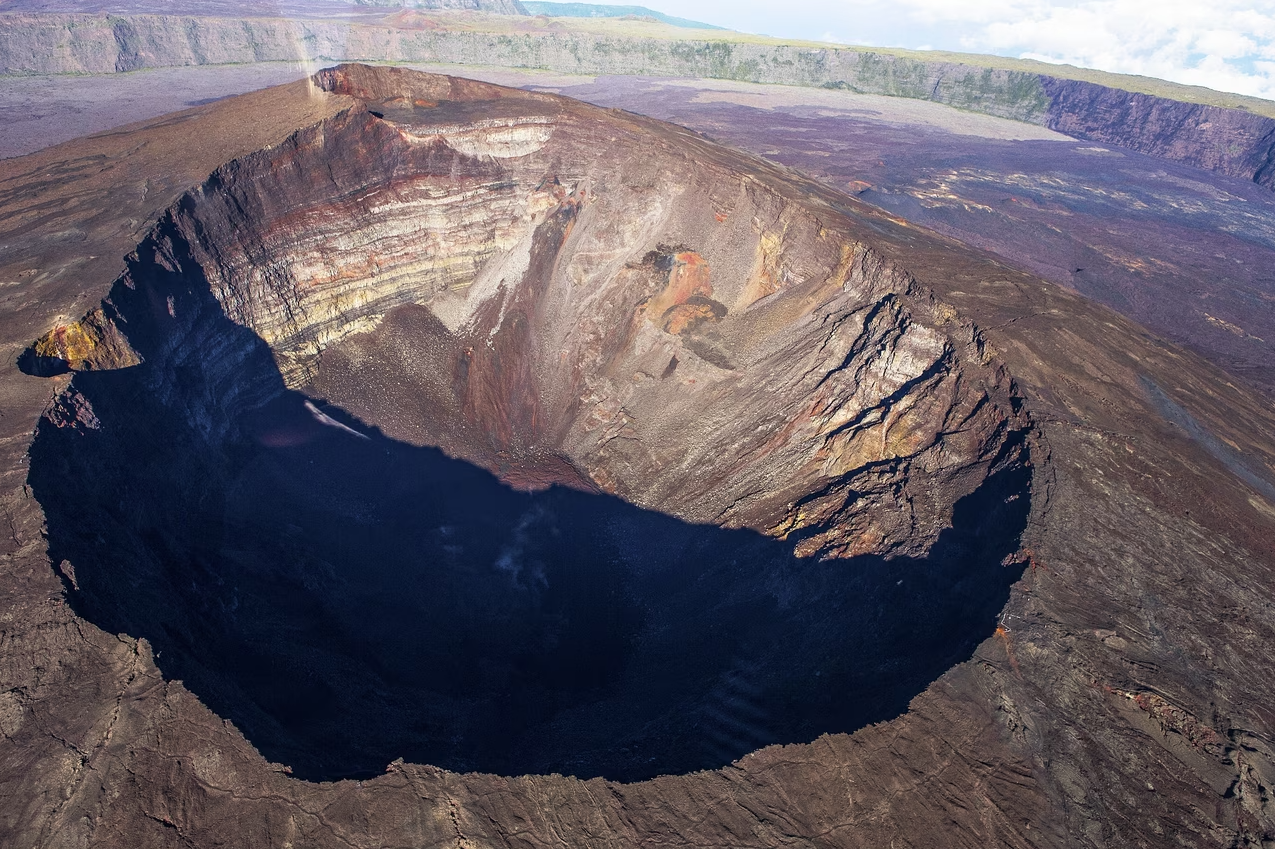 Piton de la Fournaise : Tout Savoir Avant de Randonner sur le Volcan en 2026